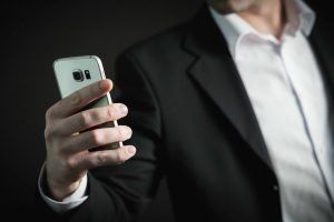 Seis Modalidades Com Tecido Suspenso Que Trabalham Core E Equilíbrio